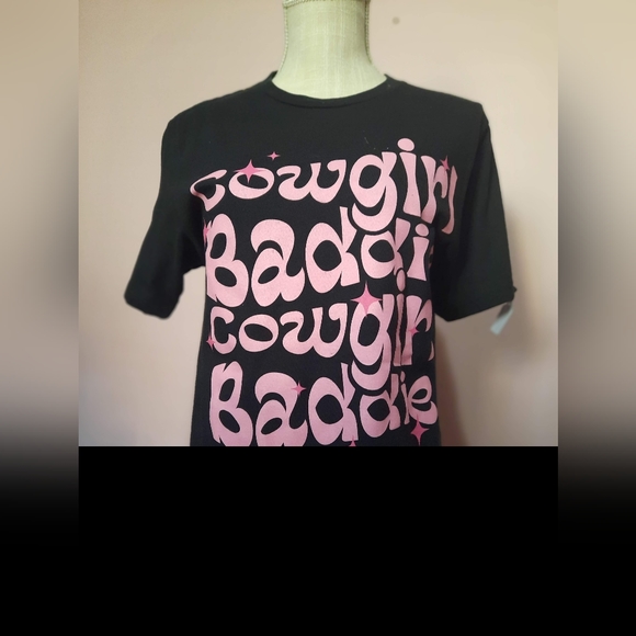 🩷#Cowgirl baddie t-shirt. Hat sold separately 🐎 - Picture 7 of 17